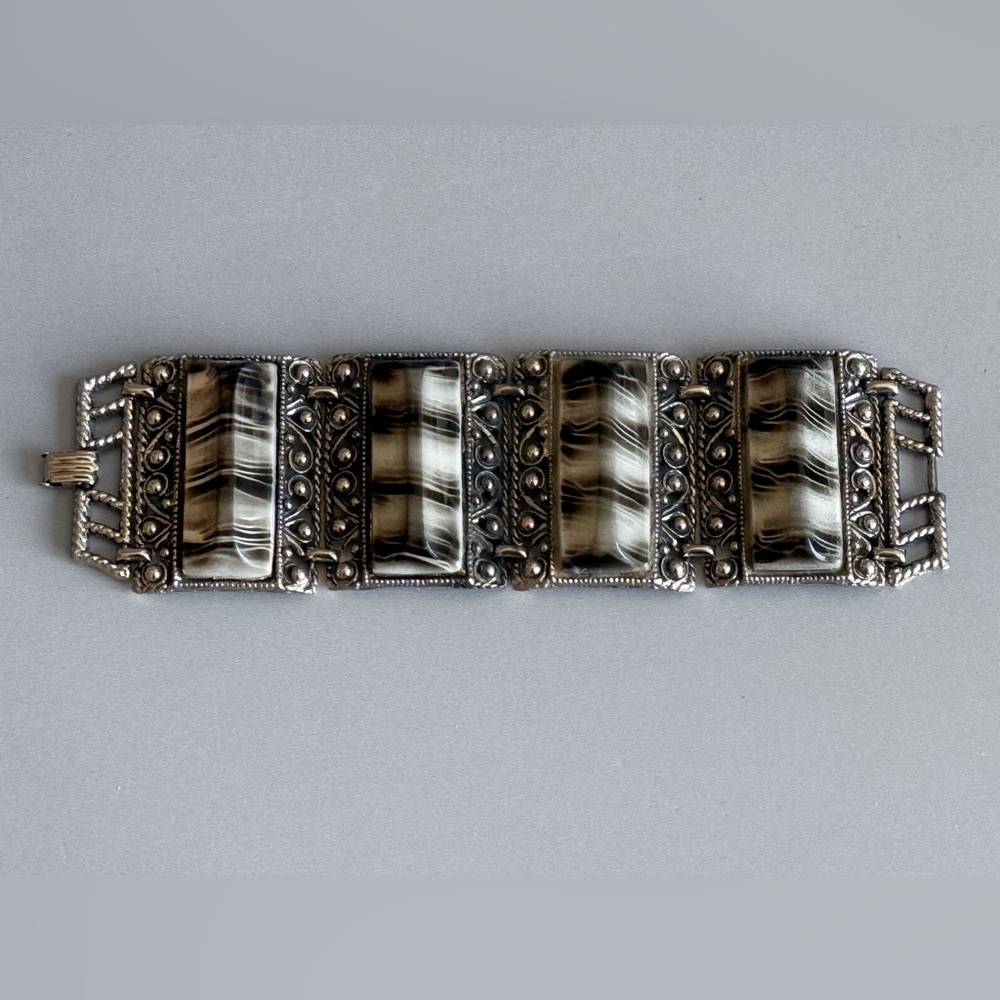 Vintage statement resin link bracelet